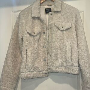 Abercrombie & Fitch Cropped Cream Colored Teddy Coat